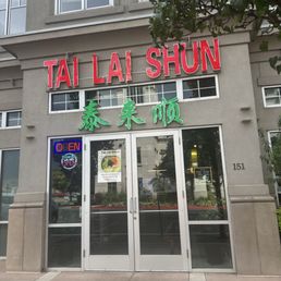 Front of restaurant. Front of restaurant.