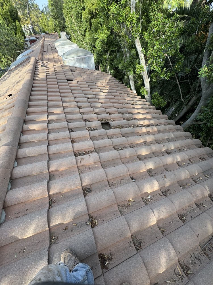Slide of Dilligent Roofing