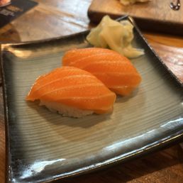 Salmon Nigiri - 2 pcs Salmon Nigiri - 2 pcs