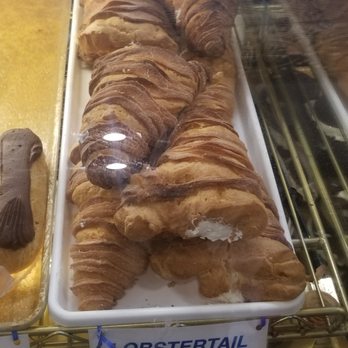 Mike's Pastry - Bakeries Near Me - Boston, Massachusetts
