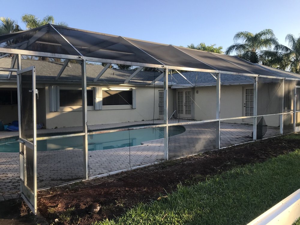 Slide of Screen in Miami