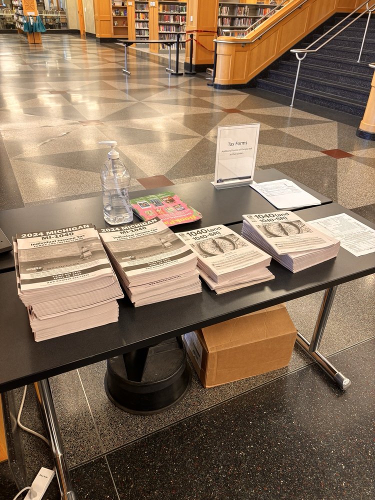 CLINTON PUBLIC LIBRARY Updated October 2025 54 Photos & 25