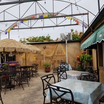 Himalayan Kitchen - Inner patio - Indian Near Me - Honolulu, Hawaii