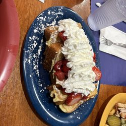 Grumpy's - Strawberry's and cream French Toast