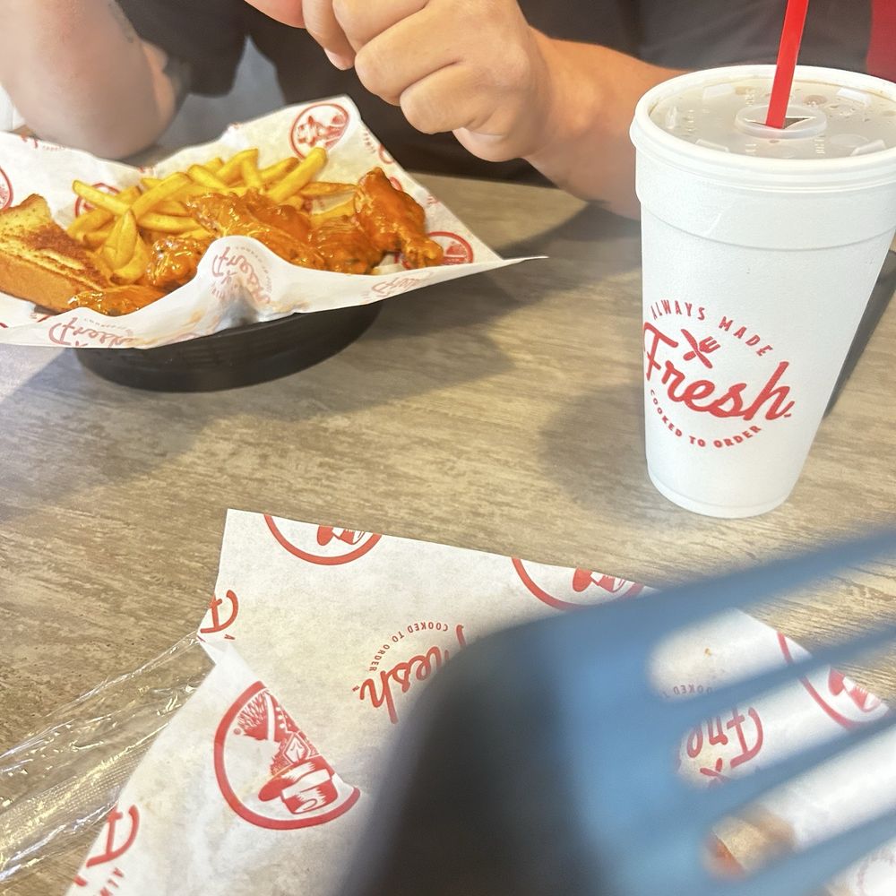Slim Chickens - 8 Wings - Chicken Wings Near Me - Goodyear, Arizona Slim Chickens - 8 Wings - Chicken Wings Near Me - Goodyear, Arizona