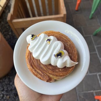 Wingen Bakery - seasonal supreme pastry - Bakeries Near Me - Livermore, California