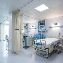 Hospital CMQ - Hospital CMQ Premiere is recognized as a leader in intensive care services, with a fully equipped intensive care unit.
