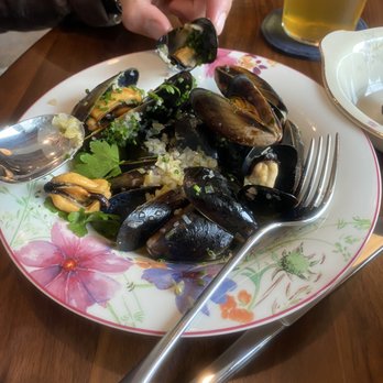 Maligne - Moules frites - New American Near Me - Seaside, California Maligne - Moules frites - New American Near Me - Seaside, California