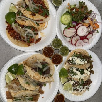 Tacos Y Tortas El Chilango - Food Trucks Near Me - Austin, Texas Tacos Y Tortas El Chilango - Food Trucks Near Me - Austin, Texas