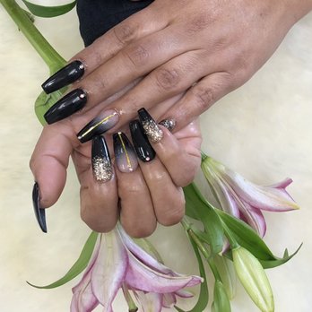 DIP Nails - Full set by Ken - Nail Salons Near Me - Woodstock, Illinois
