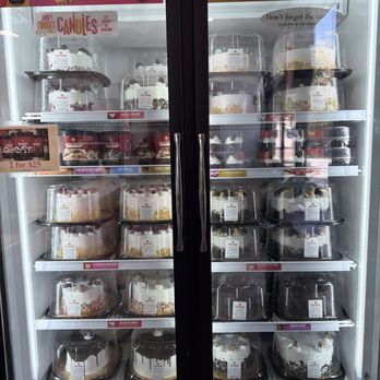 Cold Stone Creamery - Took a coffee caramel crunch cake and a cookies and cream cookie cake! - Ice Cream & Frozen Yogurt Near Me - Moreno Valley, California Cold Stone Creamery - Took a coffee caramel crunch cake and a cookies and cream cookie cake! - Ice Cream & Frozen Yogurt Near Me - Moreno Valley, California