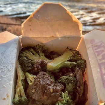 Mei's Chinese Restaurant - Beef and Beef with Broccoli - Chinese Near Me - Shell Beach, California