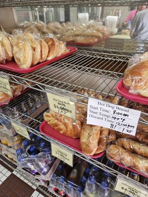 Max Bakery & Restaurant by null