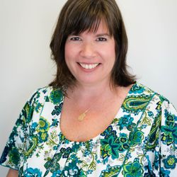Elevate Hearing Aid Center - Kimberly Kube Sorrell
Owner/Hearing Aid Specialist