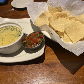J. Alexander's - Great Spinach con Queso - New American Near Me - Hoover, Alabama