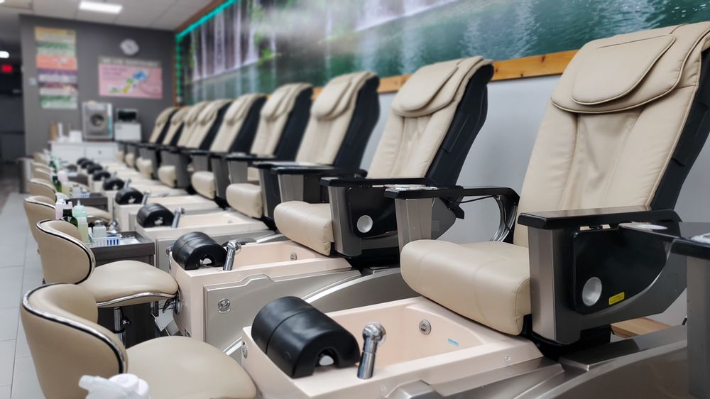 LUXURY NAILS & SPA 69 Photos & 29 Reviews 269 F Livingston St