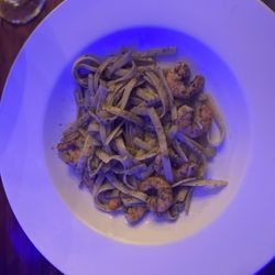 Pisa Pizza - Pesto pasta with shrimp