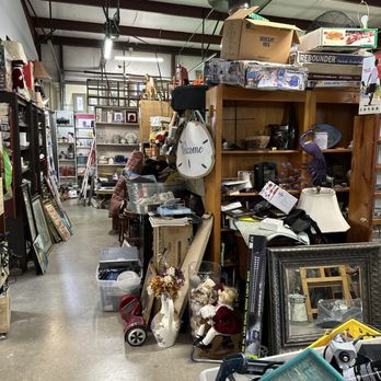 SACKS ON 72 THRIFT STORE - Updated September 2025 - 11