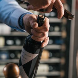 From bottle to glass, every detail is purposeful.
Open. Pour. Enjoy.
A refined ritual that turns any night into something s...