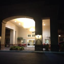 San Martin Senior Living - The front drive ray, wide and welcoming.