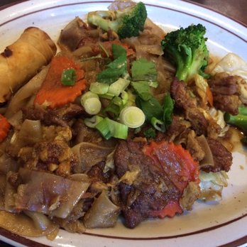 Swaddee Thai - Pad See Ew ($7.95) - Lunch special. The best Pad See Ew I've had yet! Probably because it comes with lots of different veggies. - Thai Near Me - Flagstaff, Arizona