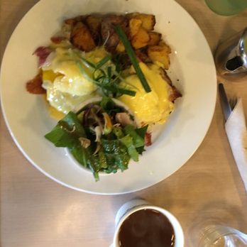Lady Marmalade - Benedict with mango salsa - Breakfast & Brunch Near Me - Toronto, Ontario