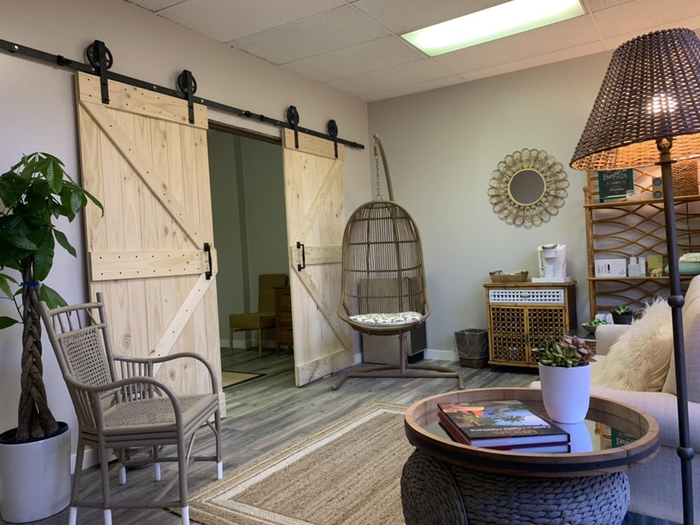 Tammy's Bungalow Spa Logo