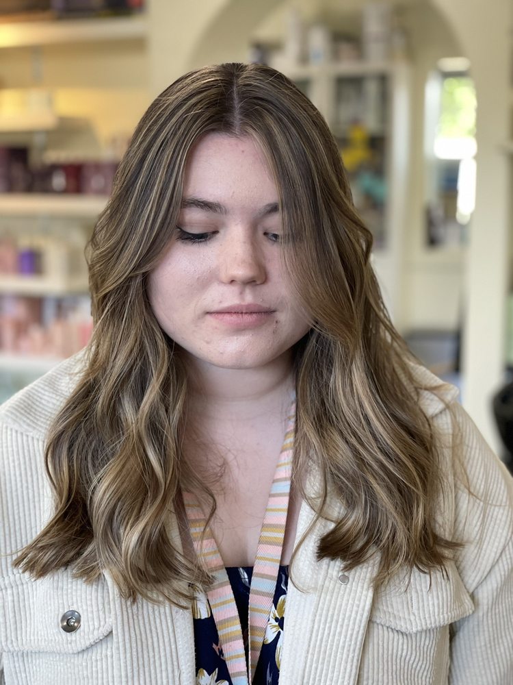 TWISTED LOXX SALON Updated September 2024 15 Photos 2487 W