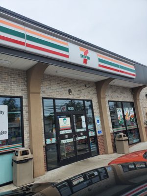 7-ELEVEN - Updated November 2025 - 998 W St George Ave, Linden