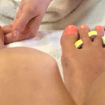 Deja Vu Nails - She doesn't know what she is doing - Nail Salons Near Me - St. George, Utah