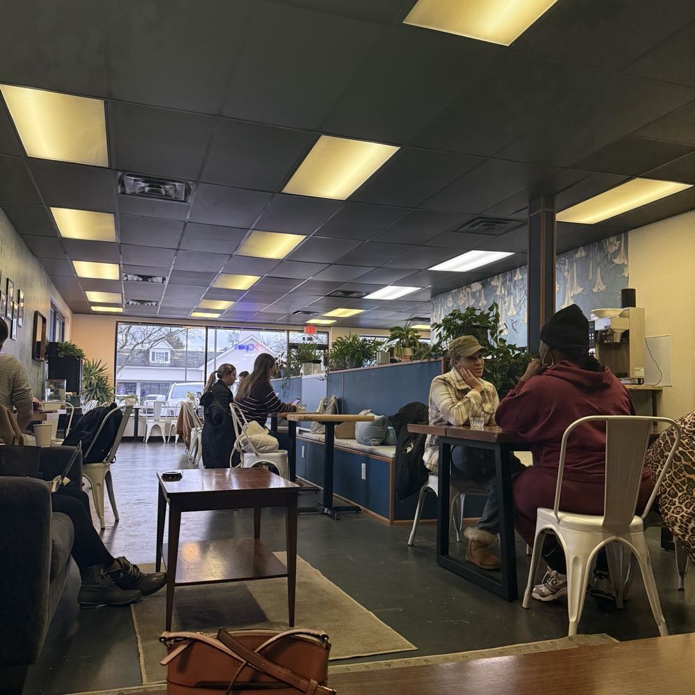The Ardmore Coffee House - Interior - Coffee & Tea Near Me - Fairlawn, Ohio