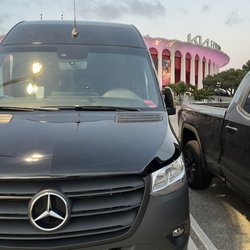 Lux Limousine Service - Forum concert