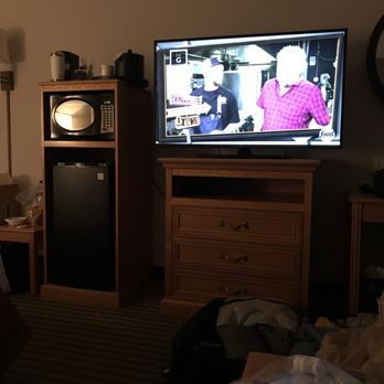 Hampton Inn & Suites Addison - Entertainment center. - Hotels Near Me - Addison, Illinois