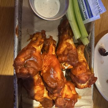 Twin Peaks - Ghost pepper wings - New American Near Me - Reno, Nevada Twin Peaks - Ghost pepper wings - New American Near Me - Reno, Nevada