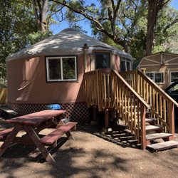 The Narrows Family Resort - Cormorant Yurt