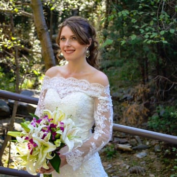 Best Wedding Flowers - Our flowers are there to complement the Brides Beauty and Dress. - Florists Near Me - Riverside, California