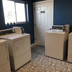 Route 66 RV Park - Laundry