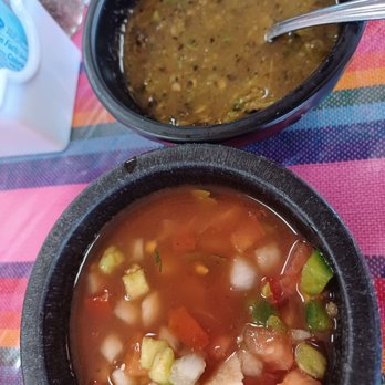 El Atoron - Love the salsas here. Wish I could bottle it and take some home. - Mexican Near Me - Clint, Texas