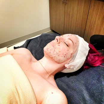 Peak Day Spa - Hydrojelly Mask provide an occlusive barrier to lock in products with a soothing and calming effect. - Massage Near Me - Salt Lake City, Utah Peak Day Spa - Hydrojelly Mask provide an occlusive barrier to lock in products with a soothing and calming effect. - Massage Near Me - Salt Lake City, Utah