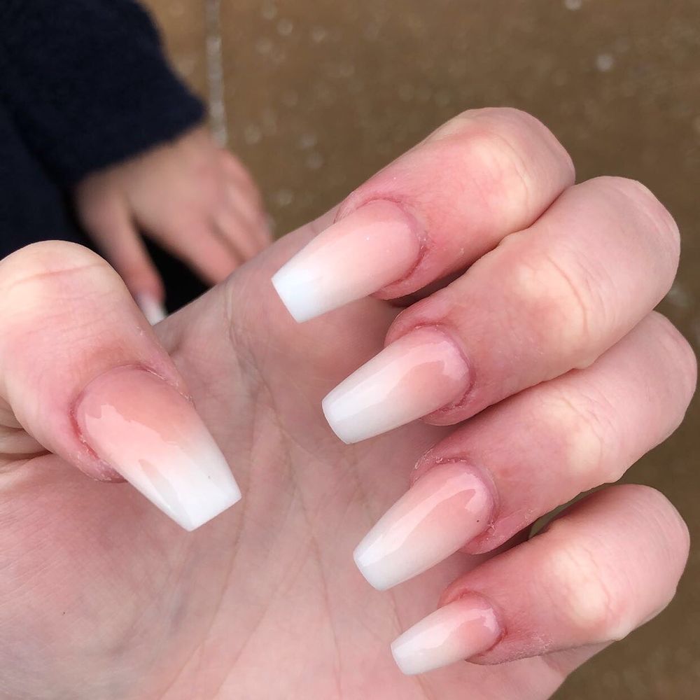 Tee Nails - ombré acrylics - Nail Salons Near Me - Chicago, Illinois