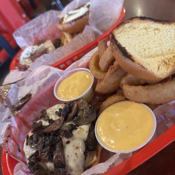 Beth's Burger Bar - Burgers Near Me - Orlando, Florida