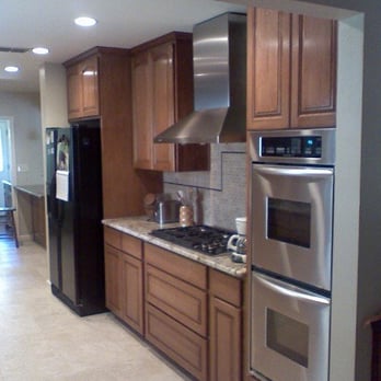 Distinctive Wood Crafts - Cherry Kitchen - Cabinetry Near Me - Austin, Texas Distinctive Wood Crafts - Cherry Kitchen - Cabinetry Near Me - Austin, Texas