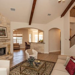 WOW-Factor Home Staging - Staged Hill Country home in Spring Branch