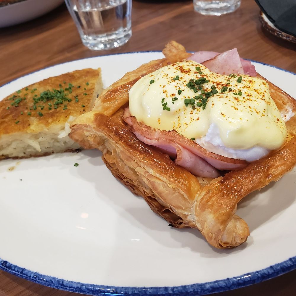Eggs Benedict Eggs Benedict