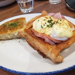 Eggs Benedict Eggs Benedict