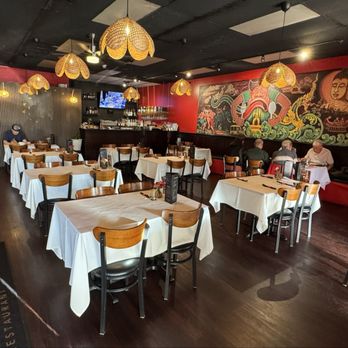 Thai Siri Restaurant - Inside - Thai Near Me - Streamwood, Illinois Thai Siri Restaurant - Inside - Thai Near Me - Streamwood, Illinois