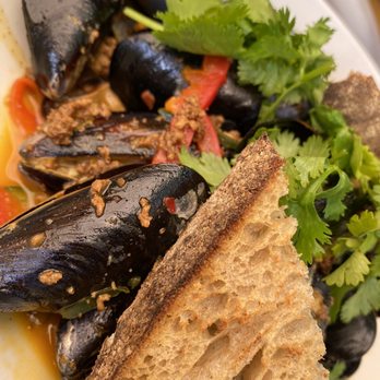 Scoma's Restaurant - Steamed Manila Clams or Mediterranean Mussels - Seafood Near Me - San Francisco, California Scoma's Restaurant - Steamed Manila Clams or Mediterranean Mussels - Seafood Near Me - San Francisco, California
