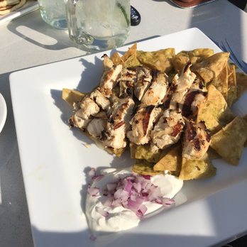 Basico Bistro Cafe - Green chilaquiles with chicken - American Near Me - El Paso, Texas