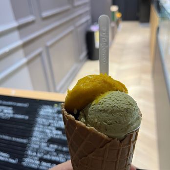 Otaleg - Mango, Greek pistachio - Ice Cream & Frozen Yogurt Near Me - Rome, RM Otaleg - Mango, Greek pistachio - Ice Cream & Frozen Yogurt Near Me - Rome, RM