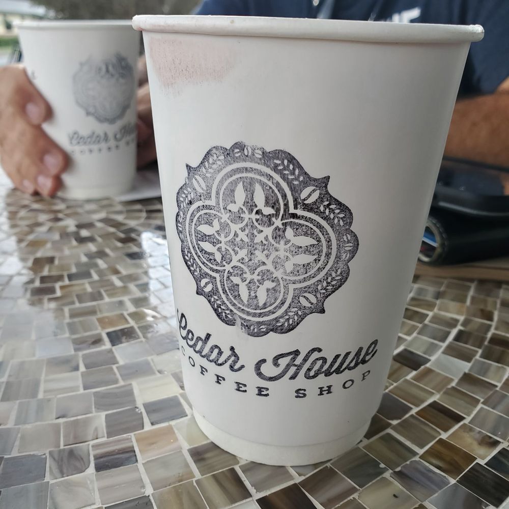 Cedar House - Vanilla café latte - Coffee & Tea Near Me - Flagstaff, Arizona
